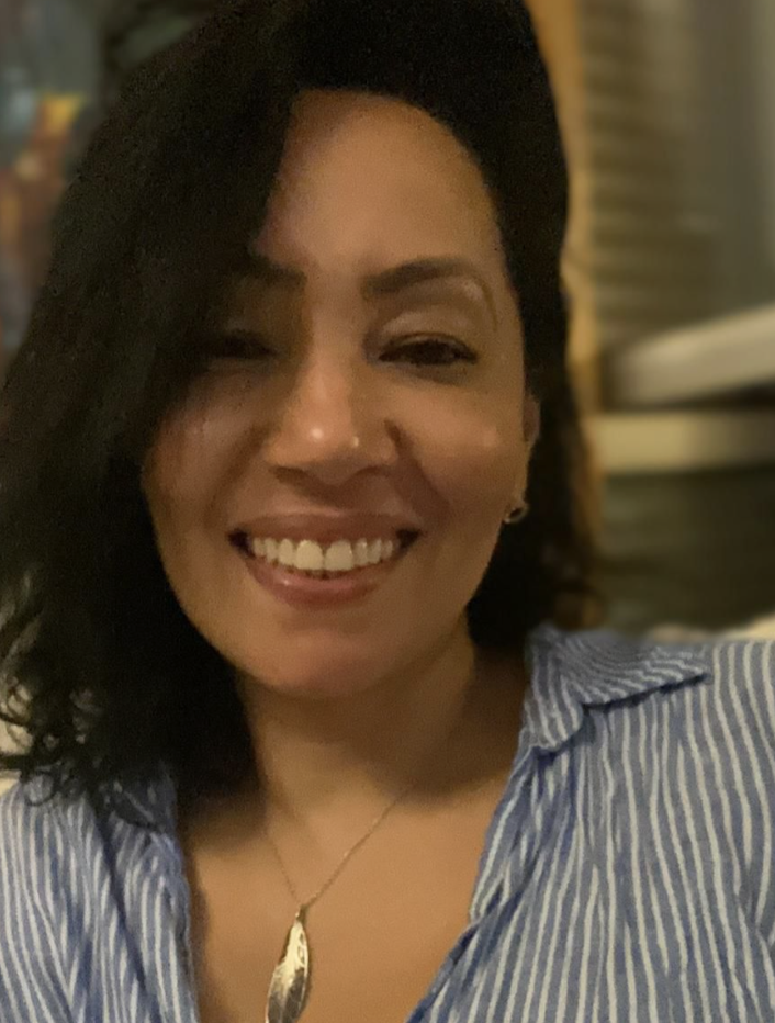 Wenia — Fundadora · Cabelo & Cor